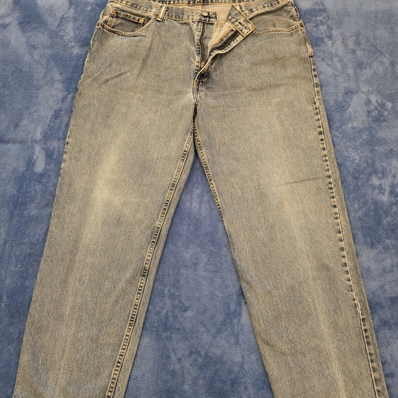 Levi's 550 Relaxed Fit Jeans - Picture 2 of 5